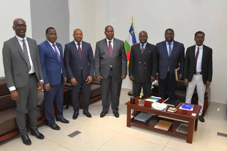 comment s appelle le président de la république centrafricaine
